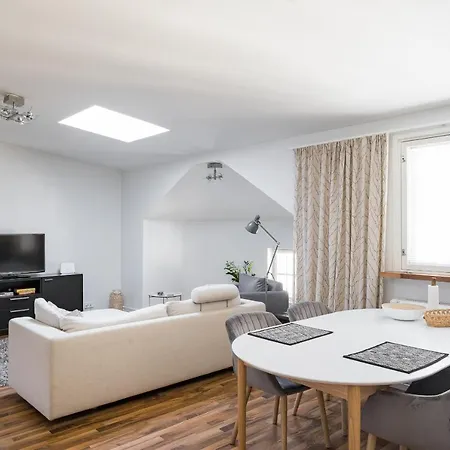 Yellow Tower In Design District Helsinki, 1 Bedroom Apartment, Floor דירה *