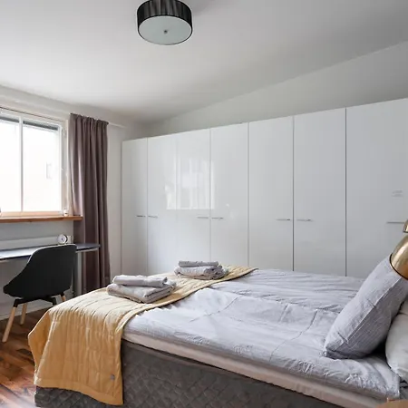 Yellow Tower In Design District Helsinki, 1 Bedroom Apartment, Floor דירה הלסינקי