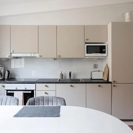 Yellow Tower In Design District Helsinki, 1 Bedroom Apartment, Floor דירה